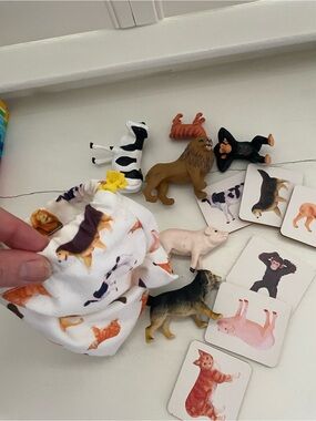 Lovevery Small Animal Figurines With Matching Cards